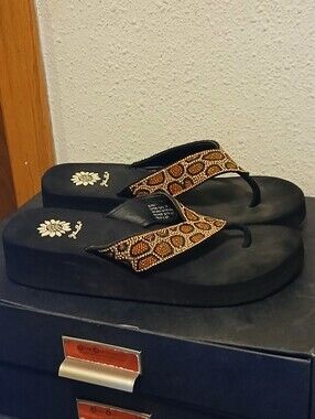 Yellow Box Sunrey Black Crystal Leopard Rhinestone Platform Thong Sandals Size 8